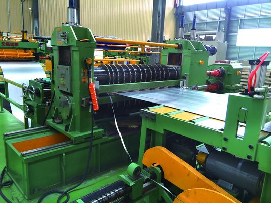 λουρίδα χάλυβα 0.65mm που σκίζει τη μηχανή που ταΐζει από τα αριστερά προς τα δεξιά