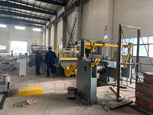Σπείρα χάλυβα ST37 ST52 που σκίζει τη μηχανή με το τσίμπημα και Leveler πέντε κυλίνδρων